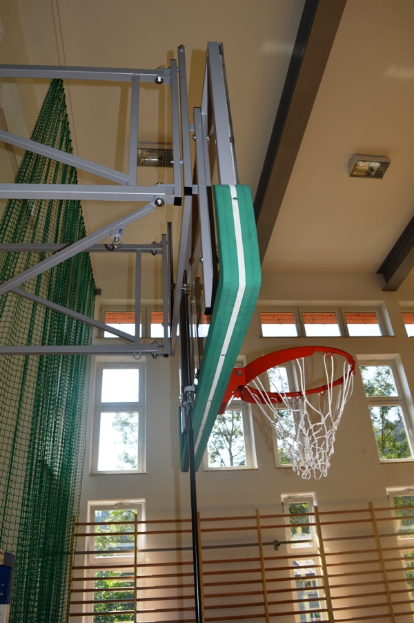 Basketbalová konstrukce sklopná